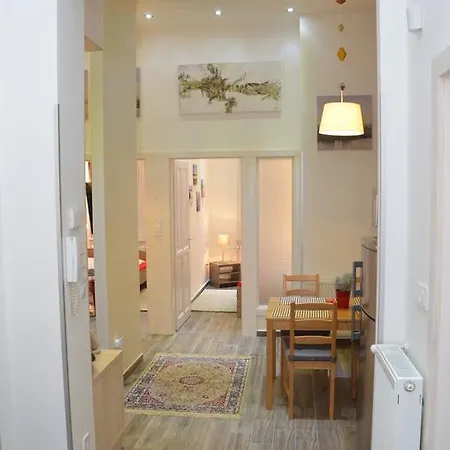 Nn Apartmanette Apartman *